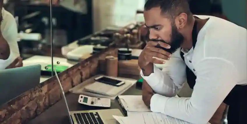 Manage Debt for Your Small Business: Debt Consolidation vs. Refinancing Manage Debt for Your Small Business: Debt Consolidation vs. Refinancing