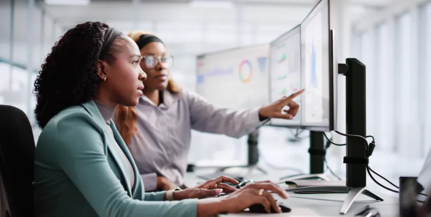 Breaking Barriers: How Minority and Women Entrepreneurs Navigate Credit Challenges Breaking Barriers: How Minority and Women Entrepreneurs Navigate Credit Challenges