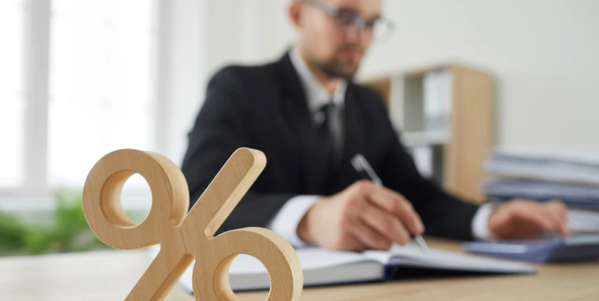 Comparing Business Line of Credit Interest Rate & APR Comparing Business Line of Credit Interest Rate & APR