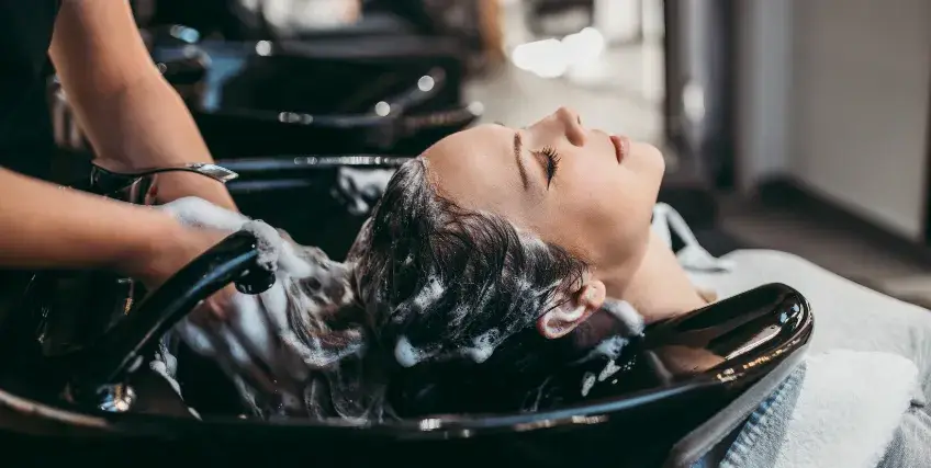 Mistakes to Avoid When Taking a Loan for Your Beauty Parlour Mistakes to Avoid When Taking a Loan for Your Beauty Parlour