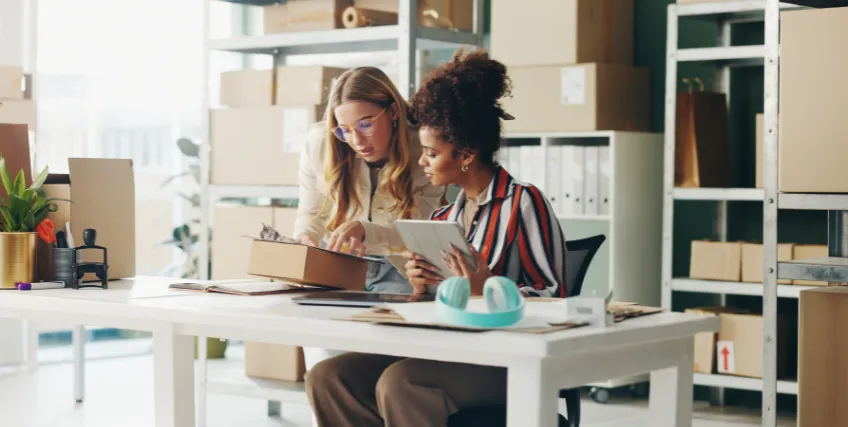 Crowdfunding vs. Traditional Loans for E-Commerce Startups Crowdfunding vs. Traditional Loans for E-Commerce Startups