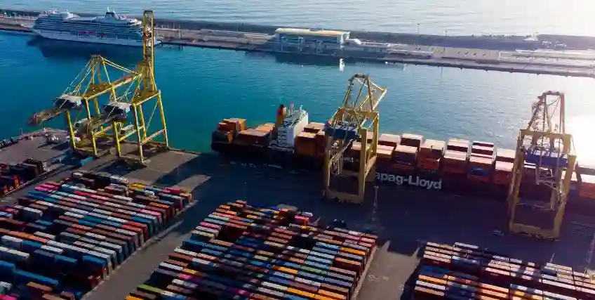 Tariffs on Canada and Mexico Take Effect – What Small Businesses Need To Know Tariffs on Canada and Mexico Take Effect – What Small Businesses Need To Know